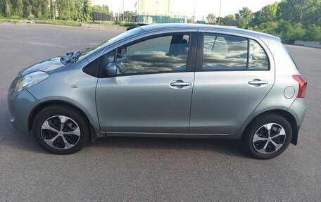 Toyota Yaris III рестайлинг, 2007 год, 460 000 рублей, 3 фотография