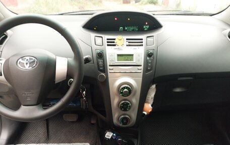 Toyota Yaris III рестайлинг, 2007 год, 460 000 рублей, 12 фотография
