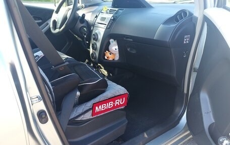 Toyota Yaris III рестайлинг, 2007 год, 460 000 рублей, 6 фотография