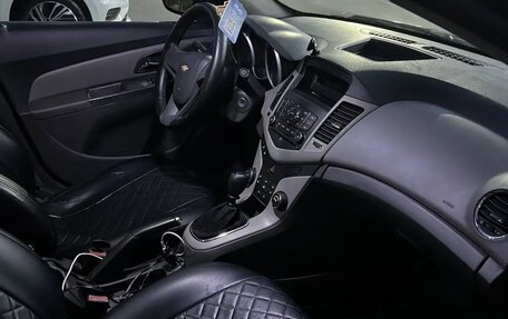 Chevrolet Cruze II, 2010 год, 550 000 рублей, 5 фотография