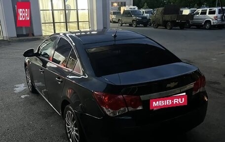 Chevrolet Cruze II, 2010 год, 550 000 рублей, 3 фотография