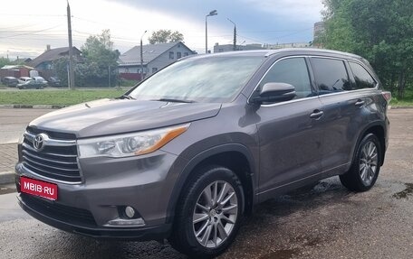 Toyota Highlander III, 2015 год, 2 890 000 рублей, 1 фотография