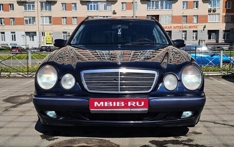 Mercedes-Benz E-Класс, 2003 год, 900 000 рублей, 1 фотография