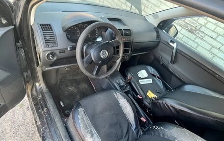 Volkswagen Polo IV рестайлинг, 2004 год, 100 000 рублей, 3 фотография