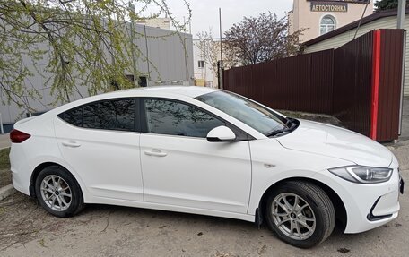 Hyundai Elantra VI рестайлинг, 2016 год, 1 370 000 рублей, 3 фотография
