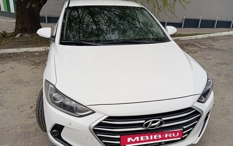 Hyundai Elantra VI рестайлинг, 2016 год, 1 370 000 рублей, 2 фотография