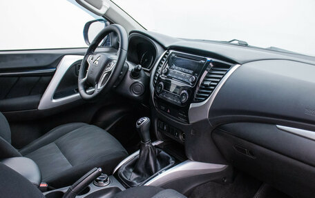 Mitsubishi Pajero Sport III рестайлинг, 2019 год, 2 790 000 рублей, 9 фотография