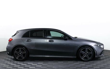 Mercedes-Benz A-Класс, 2019 год, 2 750 000 рублей, 4 фотография