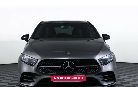 Mercedes-Benz A-Класс, 2019 год, 2 750 000 рублей, 2 фотография
