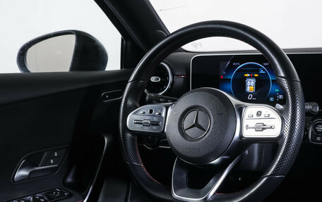 Mercedes-Benz A-Класс, 2019 год, 2 750 000 рублей, 13 фотография
