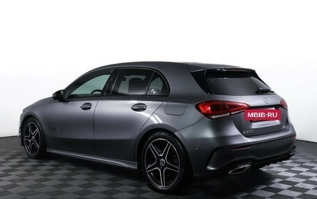 Mercedes-Benz A-Класс, 2019 год, 2 750 000 рублей, 7 фотография