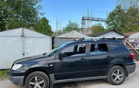 Mitsubishi Outlander III рестайлинг 3, 2007 год, 600 000 рублей, 5 фотография