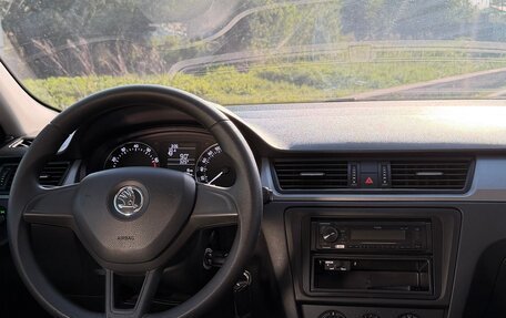 Skoda Rapid I, 2017 год, 1 300 000 рублей, 9 фотография