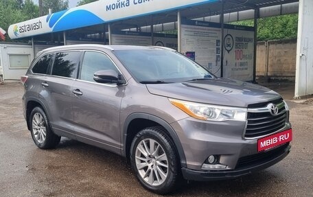 Toyota Highlander III, 2015 год, 2 890 000 рублей, 3 фотография