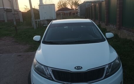 KIA Rio III рестайлинг, 2014 год, 810 000 рублей, 2 фотография