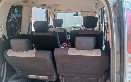 Nissan Serena IV, 2011 год, 960 000 рублей, 8 фотография