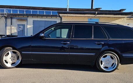 Mercedes-Benz E-Класс, 2003 год, 900 000 рублей, 11 фотография