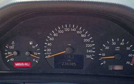 Mercedes-Benz E-Класс, 2003 год, 900 000 рублей, 4 фотография