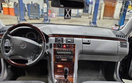 Mercedes-Benz E-Класс, 2003 год, 900 000 рублей, 22 фотография