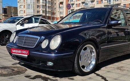 Mercedes-Benz E-Класс, 2003 год, 900 000 рублей, 3 фотография