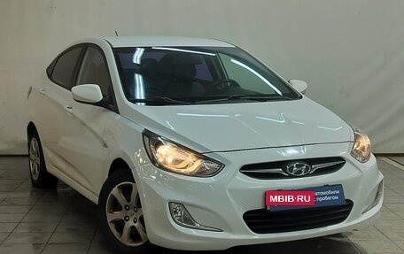 Hyundai Solaris II рестайлинг, 2011 год, 570 000 рублей, 3 фотография