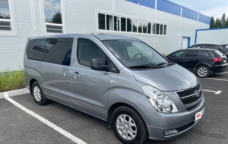 Hyundai Grand Starex Grand Starex I рестайлинг 2, 2012 год, 1 950 000 рублей, 2 фотография