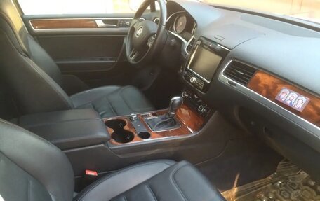 Volkswagen Touareg III, 2010 год, 2 499 000 рублей, 6 фотография