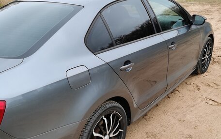 Volkswagen Jetta VI, 2011 год, 1 000 000 рублей, 4 фотография
