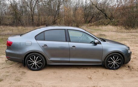 Volkswagen Jetta VI, 2011 год, 1 000 000 рублей, 5 фотография