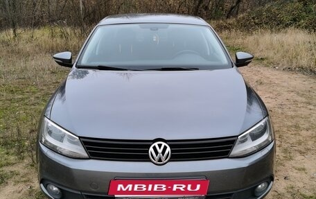 Volkswagen Jetta VI, 2011 год, 1 000 000 рублей, 2 фотография