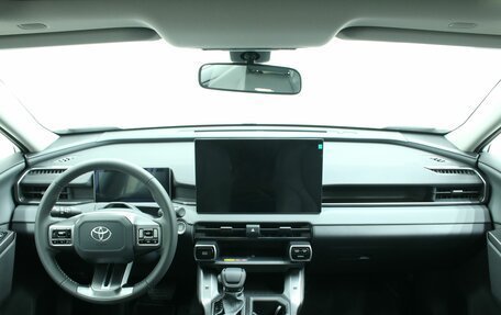 Toyota RAV4, 2026 год, 4 295 000 рублей, 15 фотография