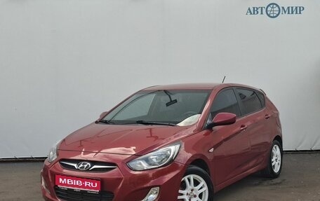 Hyundai Solaris II рестайлинг, 2012 год, 820 000 рублей, 1 фотография