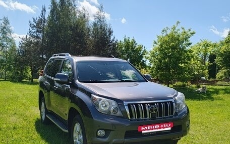 Toyota Land Cruiser Prado 150 рестайлинг 2, 2010 год, 3 350 000 рублей, 5 фотография