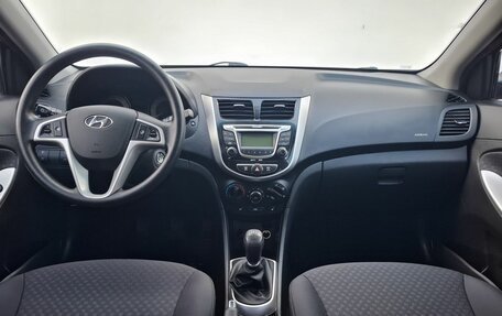 Hyundai Solaris II рестайлинг, 2012 год, 820 000 рублей, 12 фотография