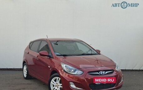 Hyundai Solaris II рестайлинг, 2012 год, 820 000 рублей, 3 фотография