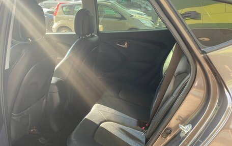 Hyundai ix35 I рестайлинг, 2013 год, 1 000 000 рублей, 9 фотография