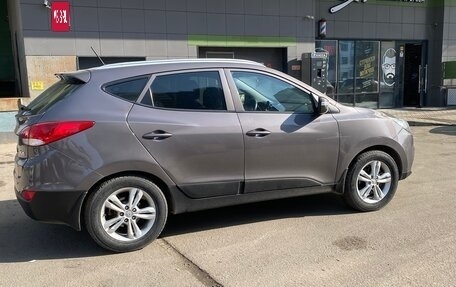 Hyundai ix35 I рестайлинг, 2013 год, 1 000 000 рублей, 5 фотография
