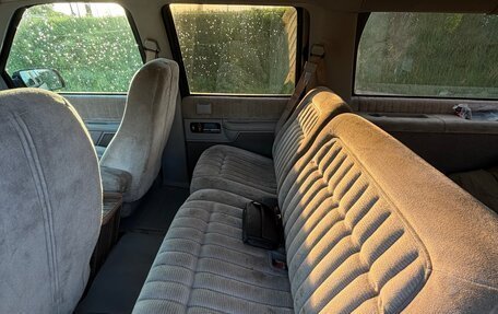 Chevrolet Suburban VIII, 1993 год, 2 450 000 рублей, 7 фотография