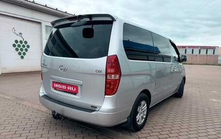 Hyundai Grand Starex Grand Starex I рестайлинг 2, 2009 год, 1 700 000 рублей, 3 фотография