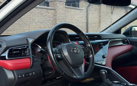 Toyota Camry, 2020 год, 2 600 000 рублей, 8 фотография