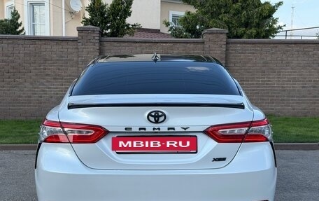 Toyota Camry, 2020 год, 2 600 000 рублей, 5 фотография