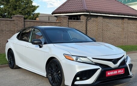 Toyota Camry, 2020 год, 2 600 000 рублей, 1 фотография