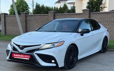 Toyota Camry, 2020 год, 2 600 000 рублей, 3 фотография