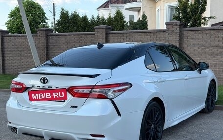 Toyota Camry, 2020 год, 2 600 000 рублей, 6 фотография