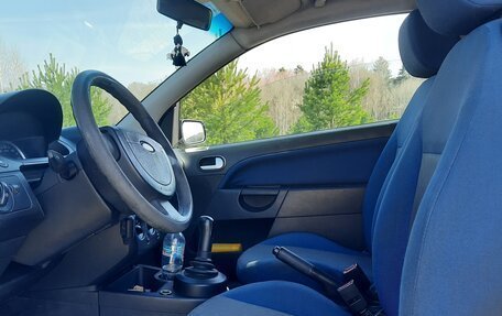 Ford Fiesta, 2005 год, 250 000 рублей, 10 фотография