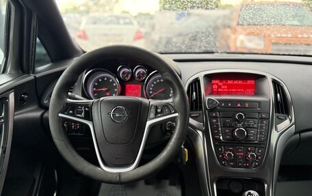Opel Astra J, 2010 год, 590 000 рублей, 19 фотография
