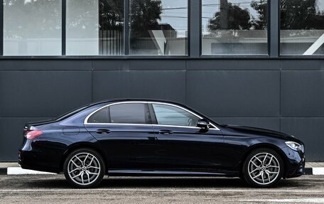 Mercedes-Benz E-Класс, 2020 год, 3 889 000 рублей, 5 фотография