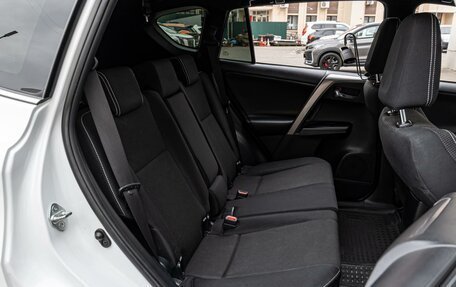 Toyota RAV4, 2019 год, 3 260 000 рублей, 7 фотография