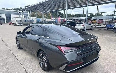 Hyundai Elantra, 2023 год, 1 370 000 рублей, 4 фотография
