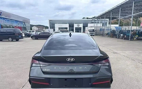 Hyundai Elantra, 2023 год, 1 370 000 рублей, 5 фотография